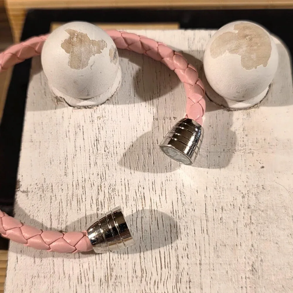 Pinkdiva this bracelet